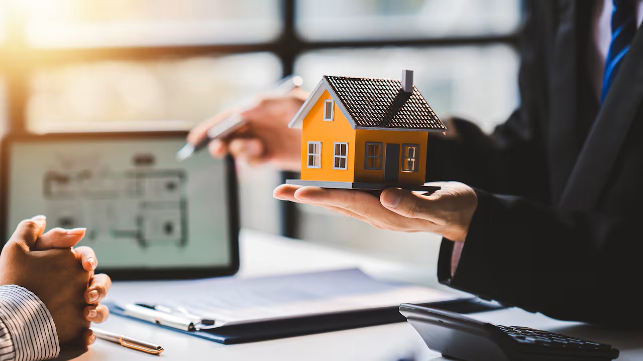 COMPRAR VIVIENDA: CLÁUSULAS ABUSIVAS EN CONTRATOS QUE DEBES CONOCER ANTES DE FIRMAR